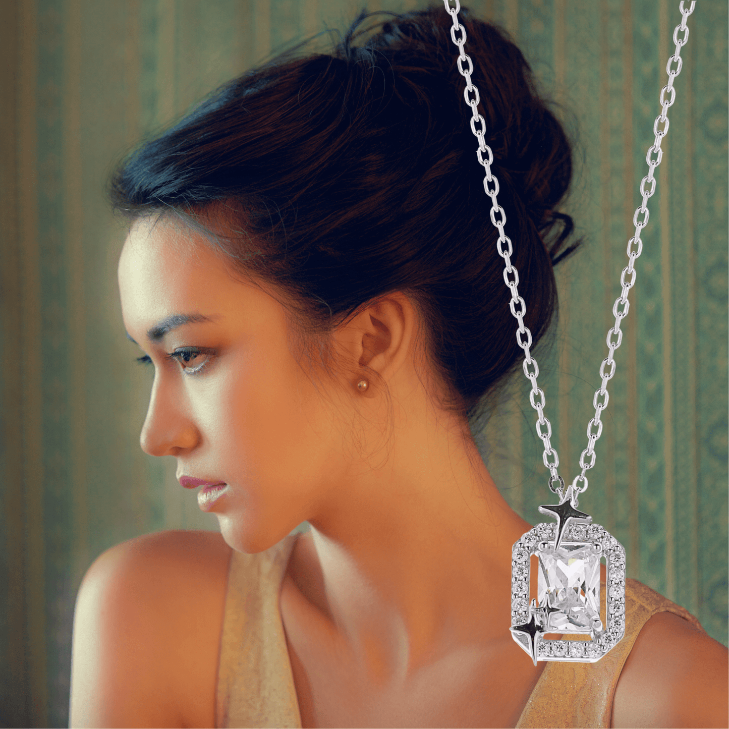 Solitaire Serenity | 925 Silver Pendant with Chain